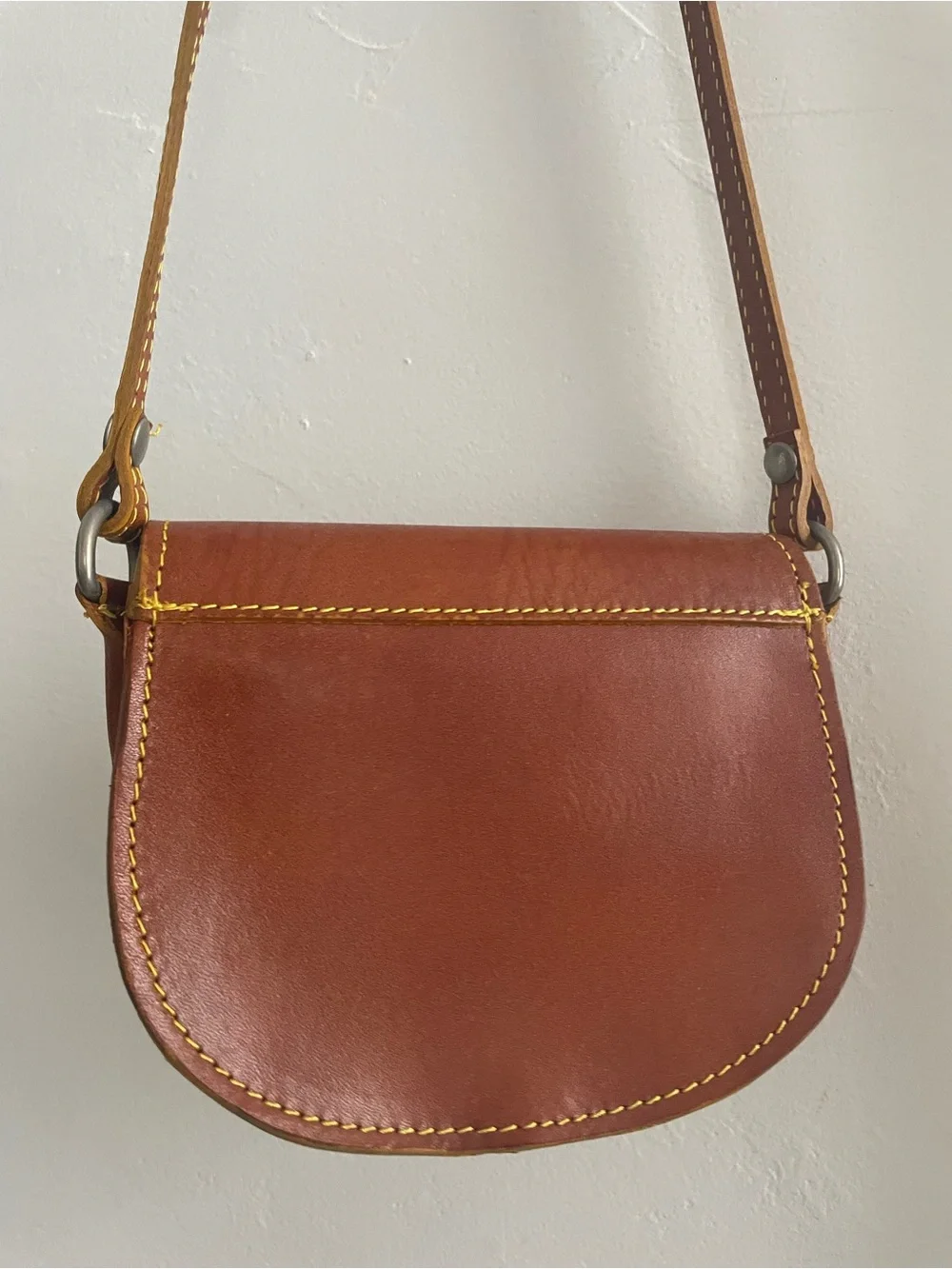 Leather Saddle Crossbody Bag in Chestnut Brown handmade in Italy Florence NWOT
